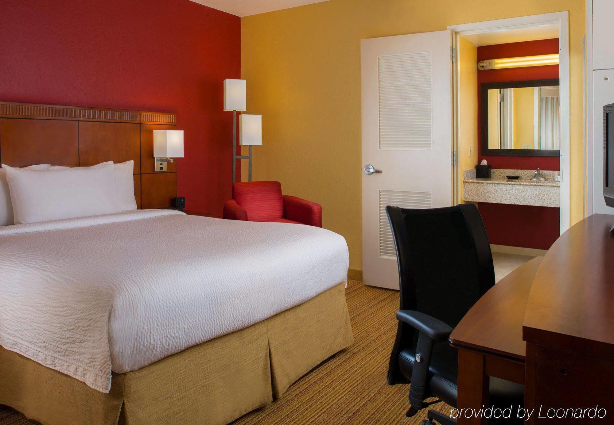 Courtyard By Marriott New Orleans Downtown Near The French Quarter Hotel Exterior photo